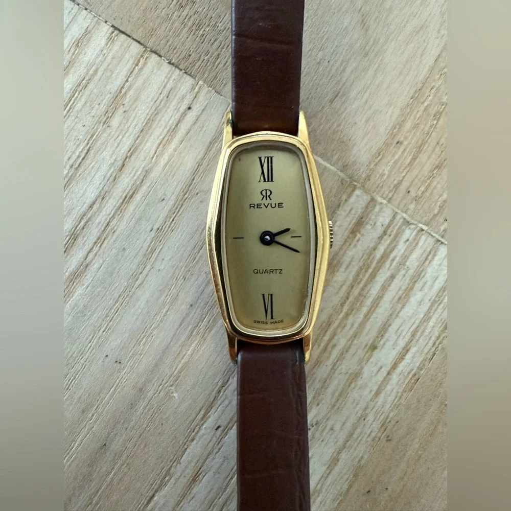 Revue Rare Luxury Ladies Watch Gold-Tone Rectangular Dial Brown Leather Strap